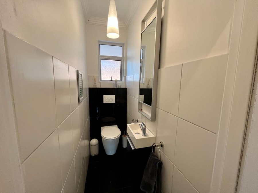 To Let 3 Bedroom Property for Rent in Sea Point Western Cape